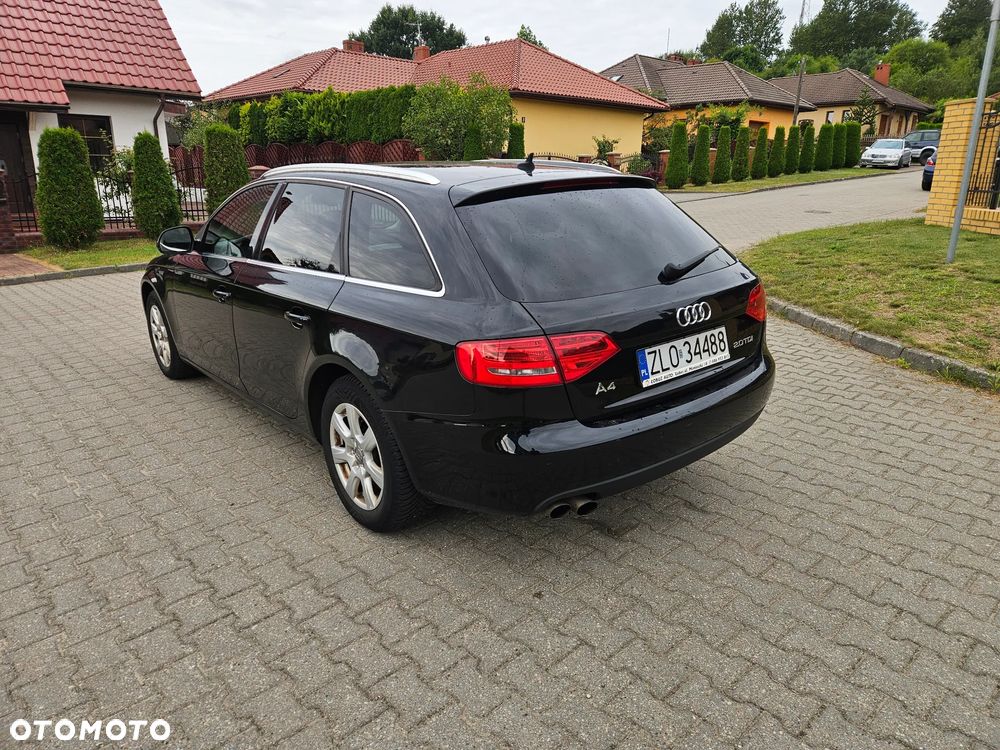 Audi A4 Avant - 8