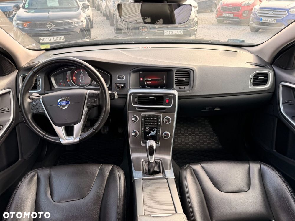Volvo V60 Cross Country D3 Drive-E Momentum - 28