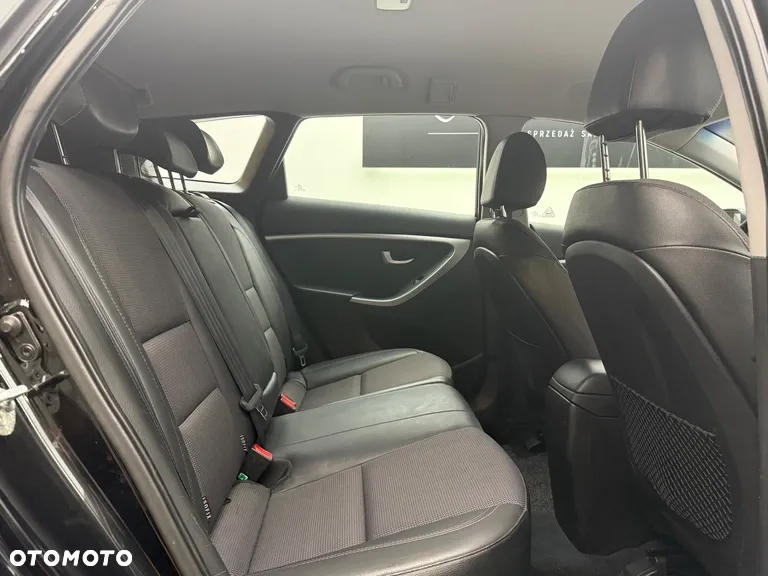 Hyundai i30 1.6 CRDI Trend - 19