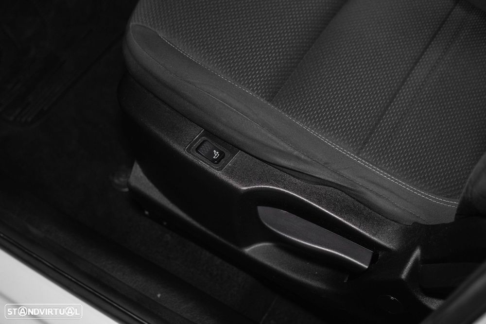 Fiat Tipo Station Wagon 1.3 M-Jet Lounge - 28