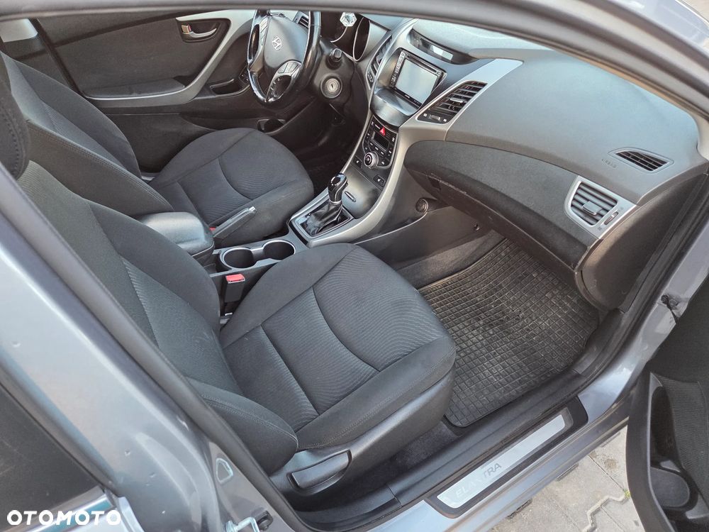 Hyundai Elantra 1.6 Comfort - 7