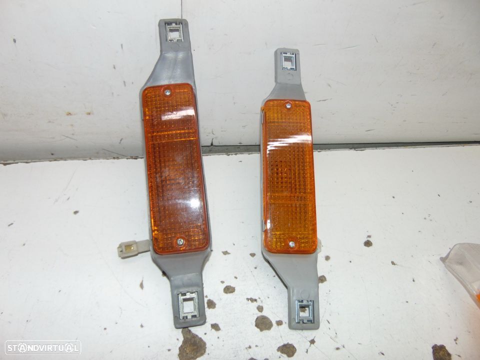 Toyota hilux ln40 farolins/Dyna - 2