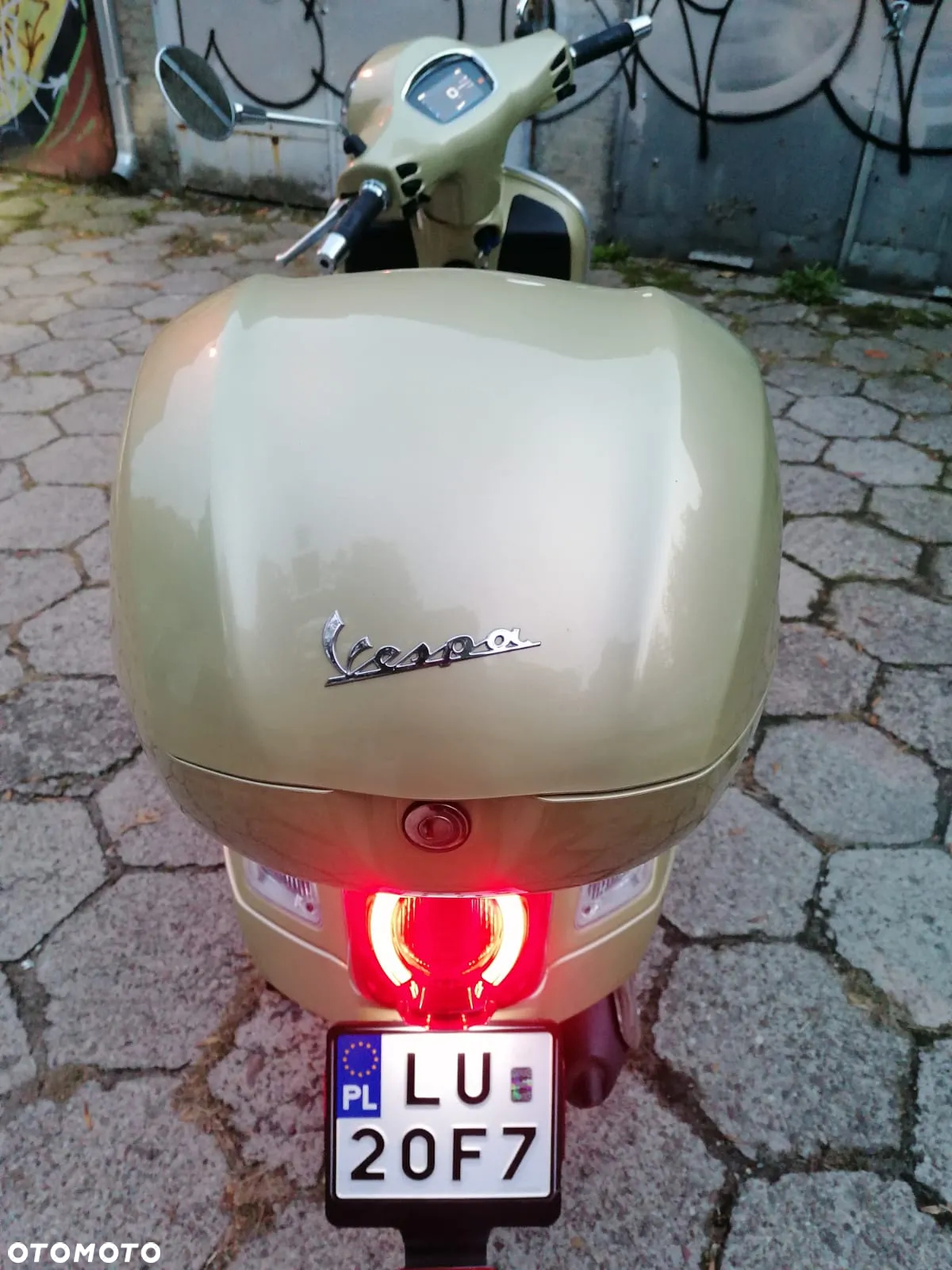 Piaggio Vespa - 10