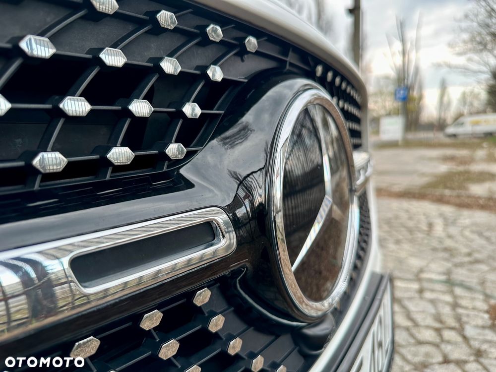 Mercedes-Benz GLB 200 d AMG Line 8G-DCT - 29