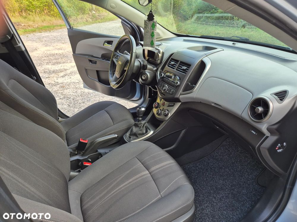 Chevrolet Aveo 1.6 LTZ - 19