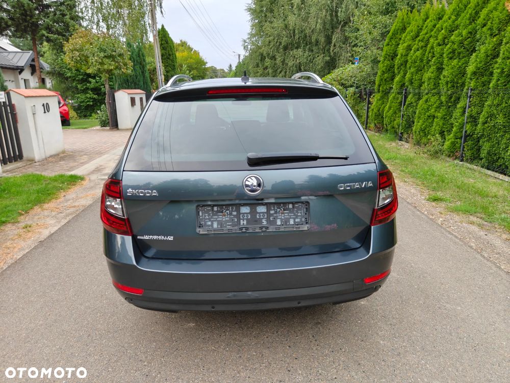 Skoda Octavia 2.0 TDI DSG Premium Edition - 9