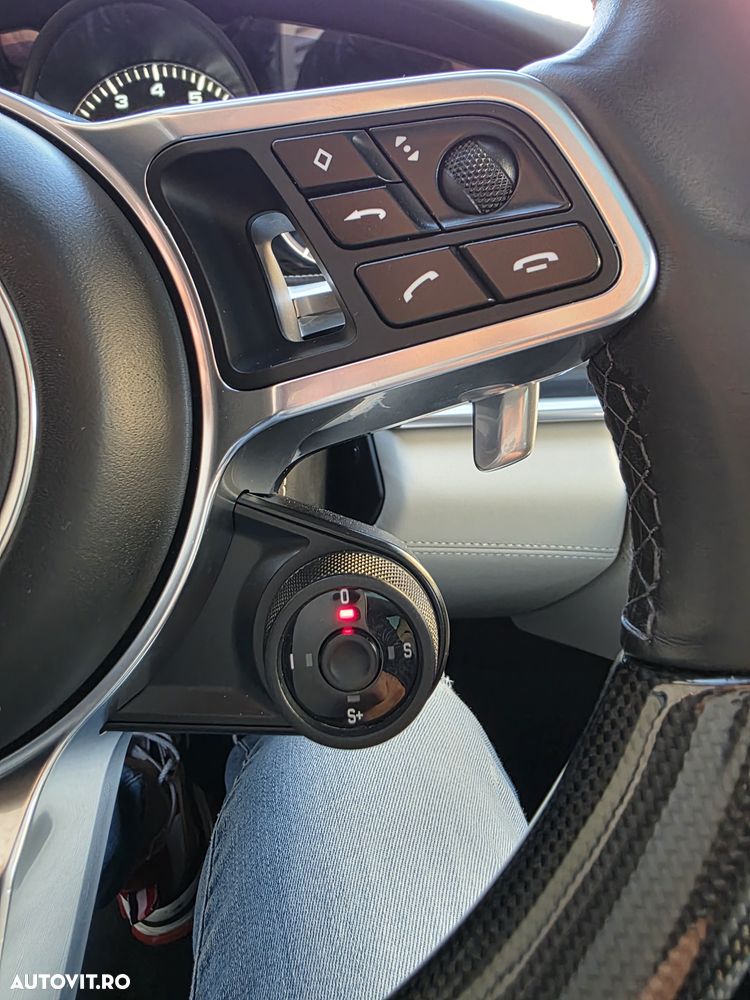 Porsche Panamera Turbo Sport Turismo - 22