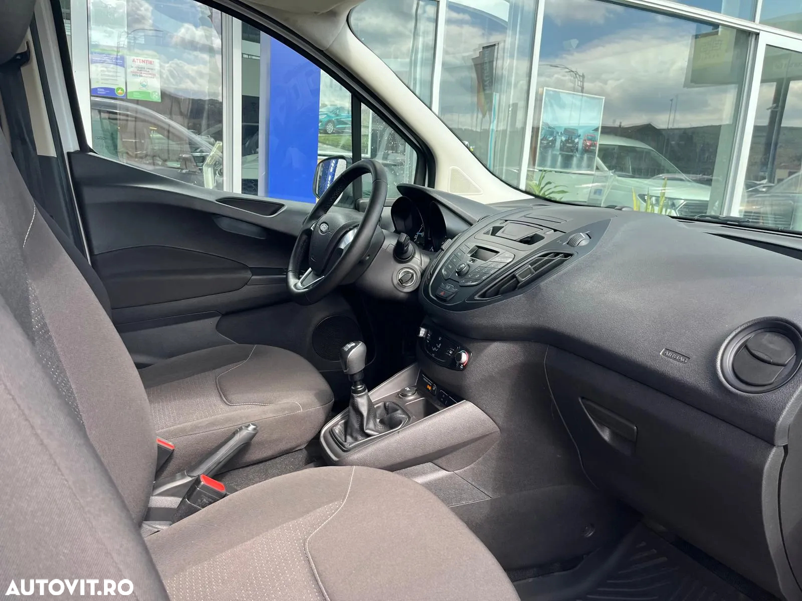 Ford Transit Courier - 9