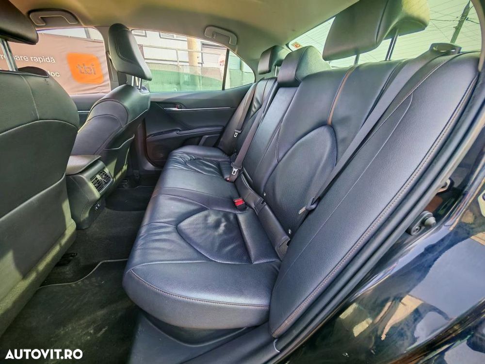 Toyota Camry Business Edition - 11