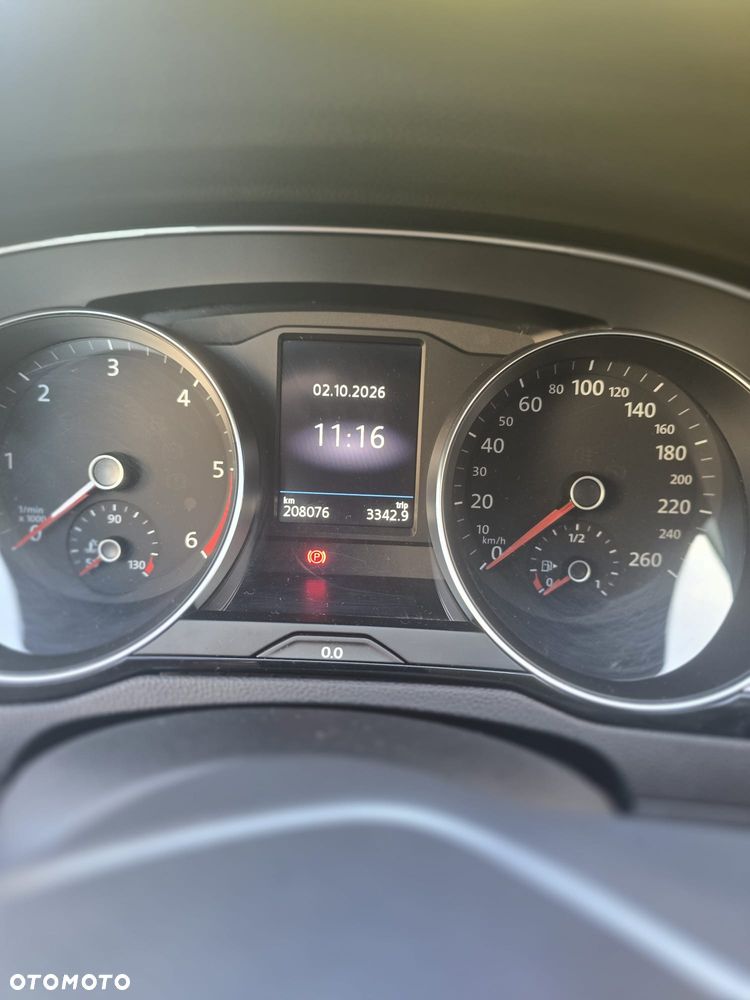 Volkswagen Passat - 9