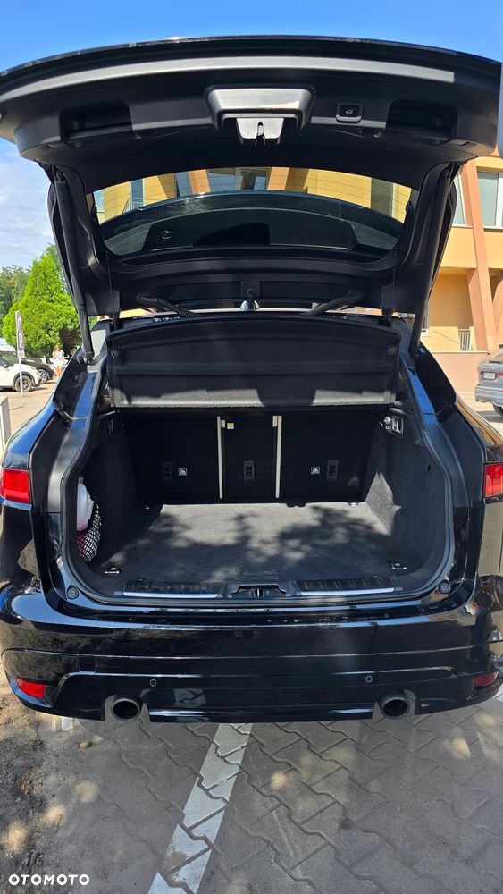 Jaguar F-Pace 2.0 P250 mHEV AWD R-Dynamic Black - 3