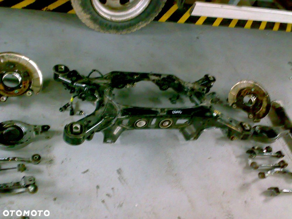hyundai genesis 09-14 wahacz tylny amortyzator zwrotnica - 3