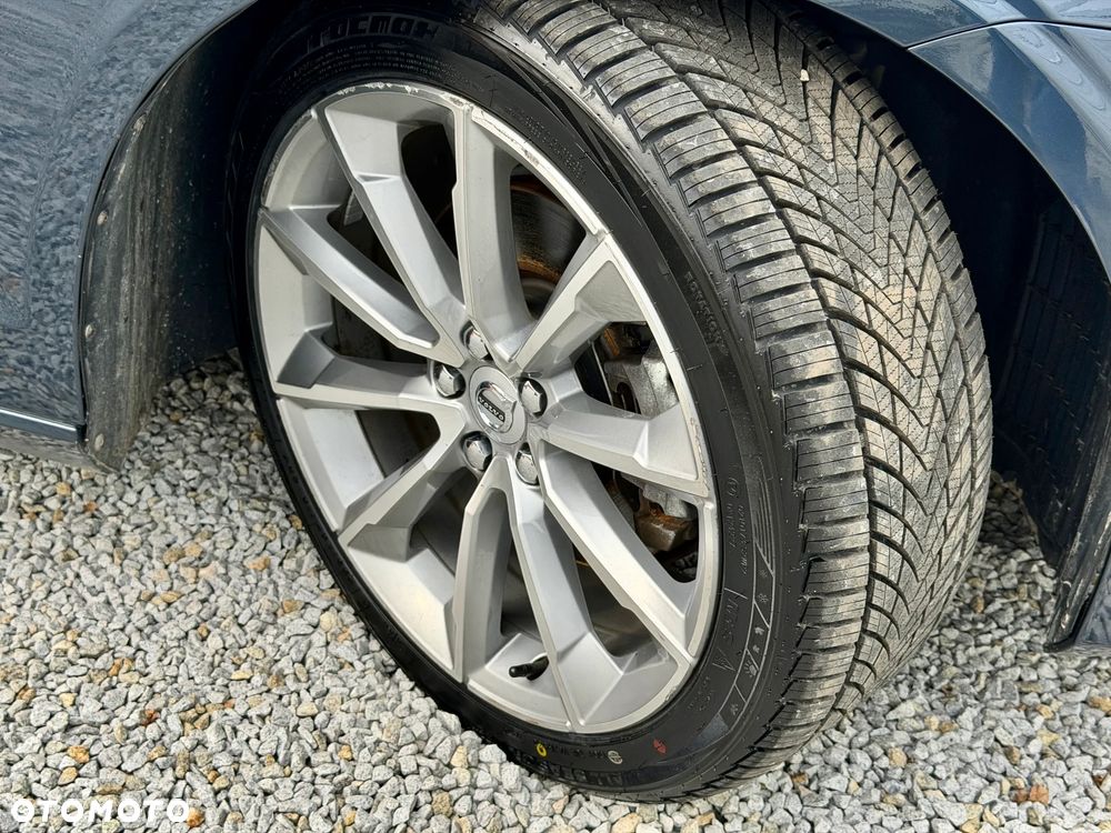 Volvo S60 B5 B AWD Ultimate Dark - 35