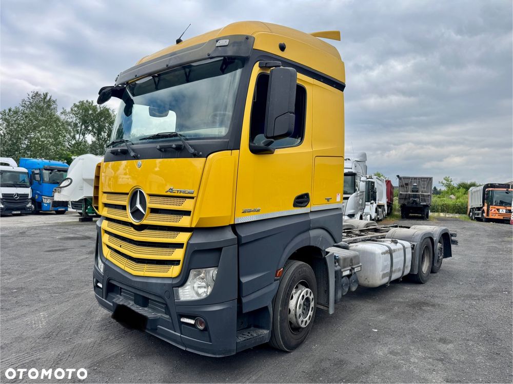Mercedes-Benz Actros - 1