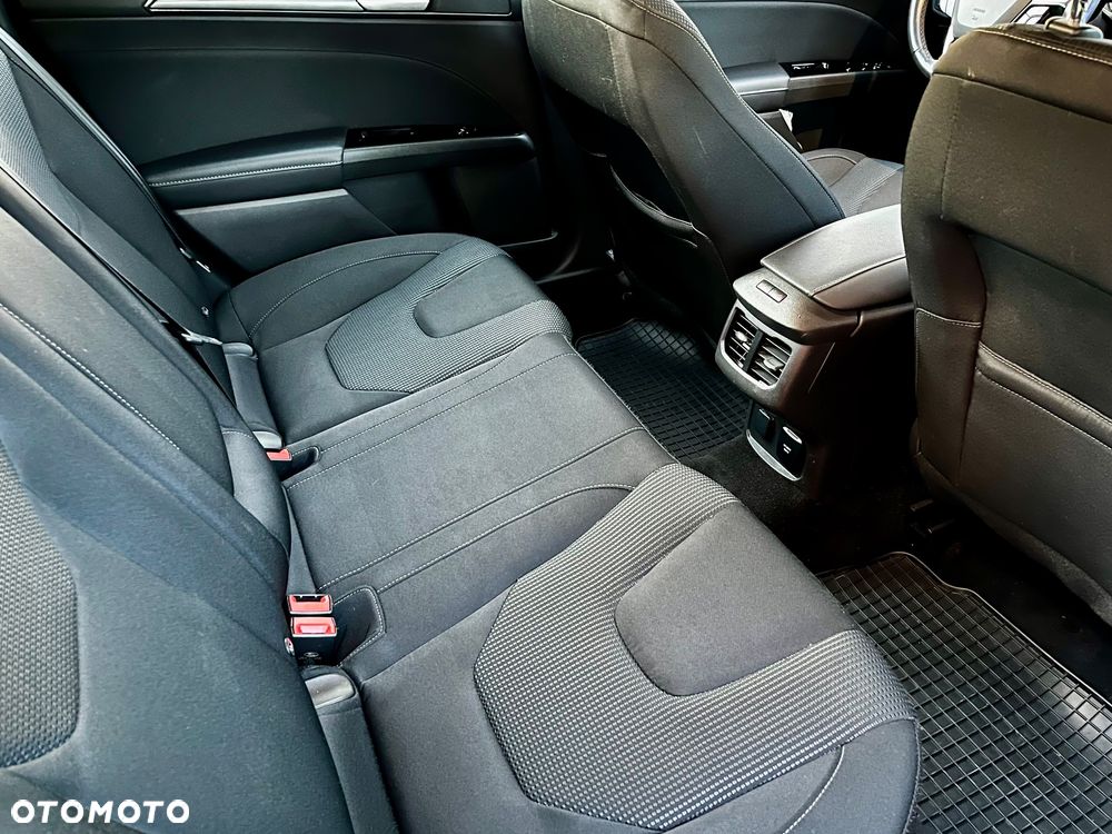 Ford Mondeo 2.0 EcoBlue Titanium - 11