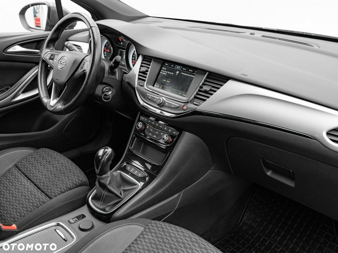 Opel Astra V 1.2 T GS Line S&S - 36