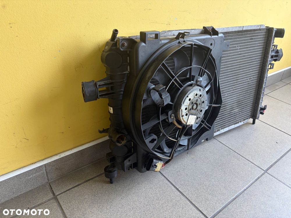 Opel Zafira B 2.2 Komplet chłodnic chłodnice wody klimatyzacji - 3