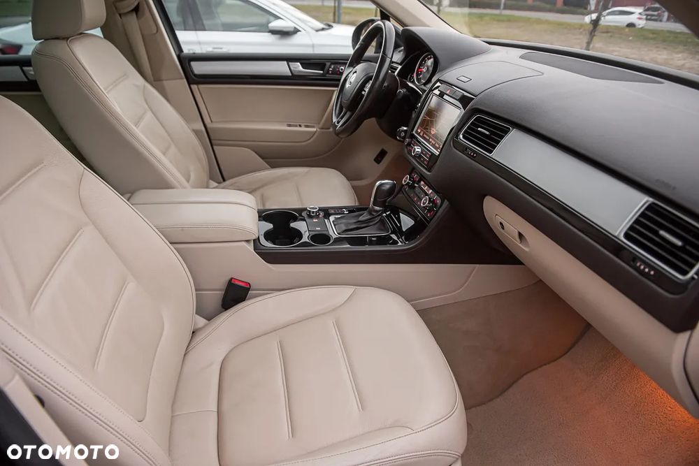 Volkswagen Touareg 3.0 V6 TDI BMT R-Style - 18