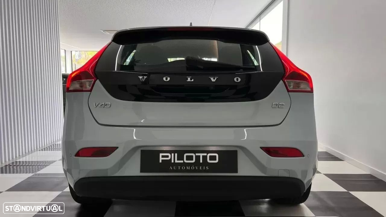 Volvo V40 1.6 D2 Momentum - 8