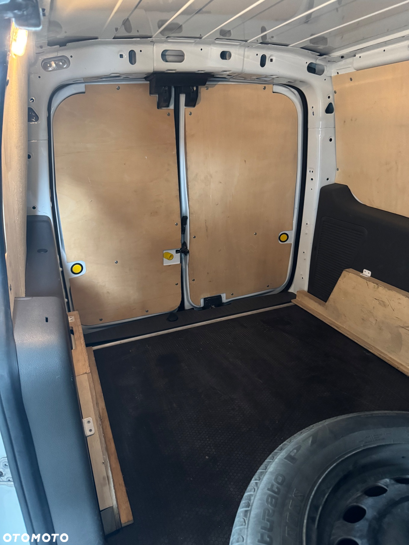 Ford Transit Connect - 16