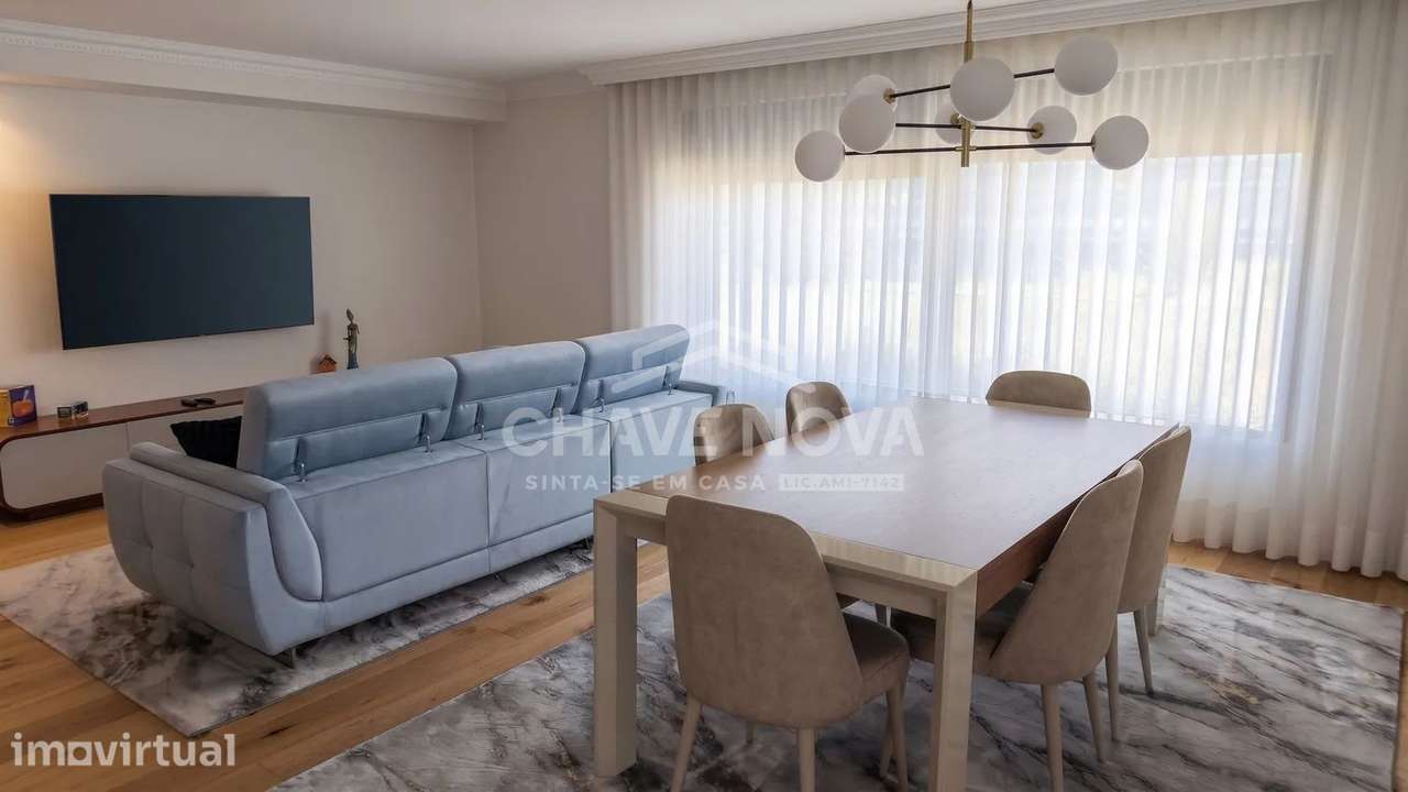 T3 Como Novo c/ 2 Lugares de Garagem na Madalena - CO - Grande imagem: 3/13