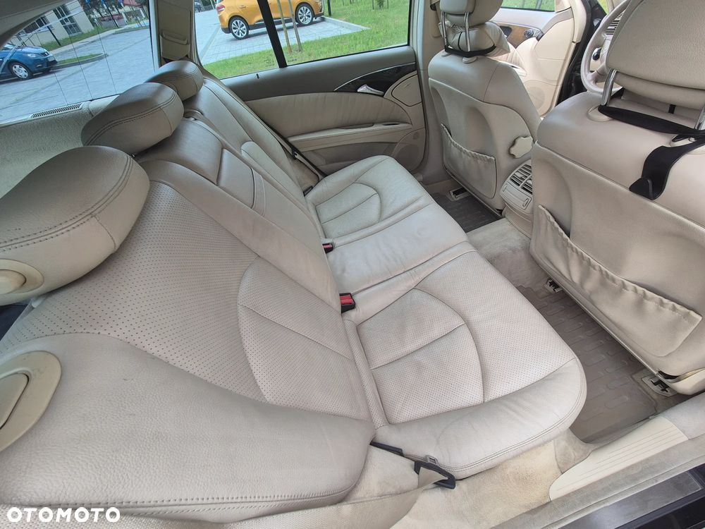 Mercedes-Benz Klasa E 240 4-Matic T Avantgarde - 12
