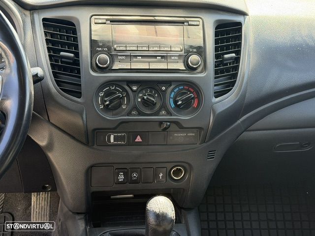 Mitsubishi L200 2.3 DI-D Space Cab Invite Strakar Look 4WD - 19