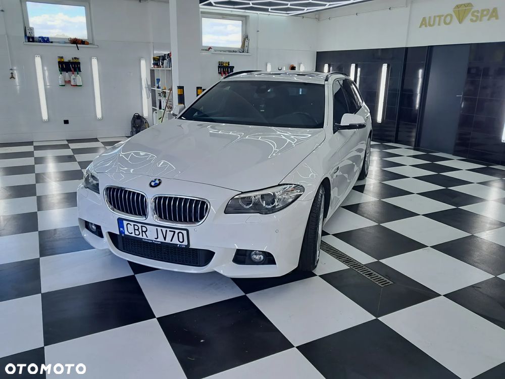 BMW Seria 5 525d Touring Sport-Aut Luxury Line - 2