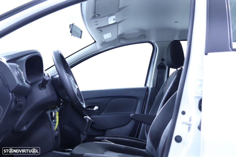 Dacia Sandero - 28