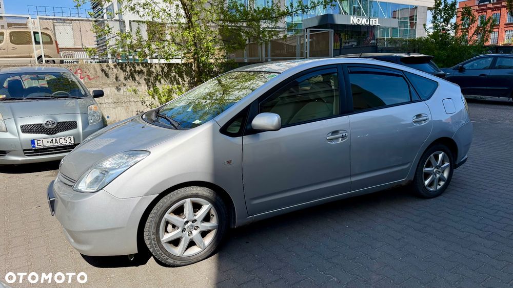 Toyota Prius 1.5 VVT-i Sol - 4