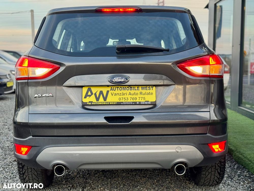 Ford Kuga 2.0 TDCi 2x4 Titanium - 12