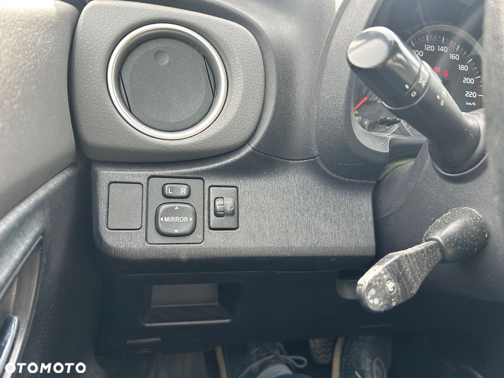 Toyota Yaris 1.4 D-4D Terra A/C - 12