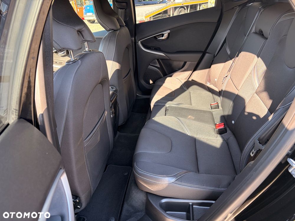 Volvo V40 T2 RDesign - 12