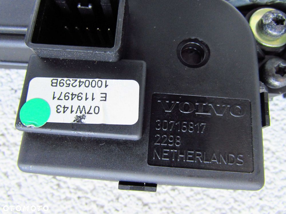 VOLVO V70 XC70 SZYBERDACH SILNICZEK 39850619 30716817 99-07 - 10
