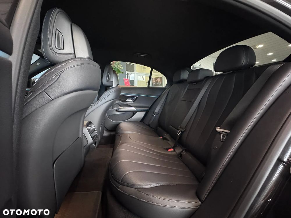 Mercedes-Benz Klasa E 200 mHEV 4-Matic AMG 9G-Tronic - 13