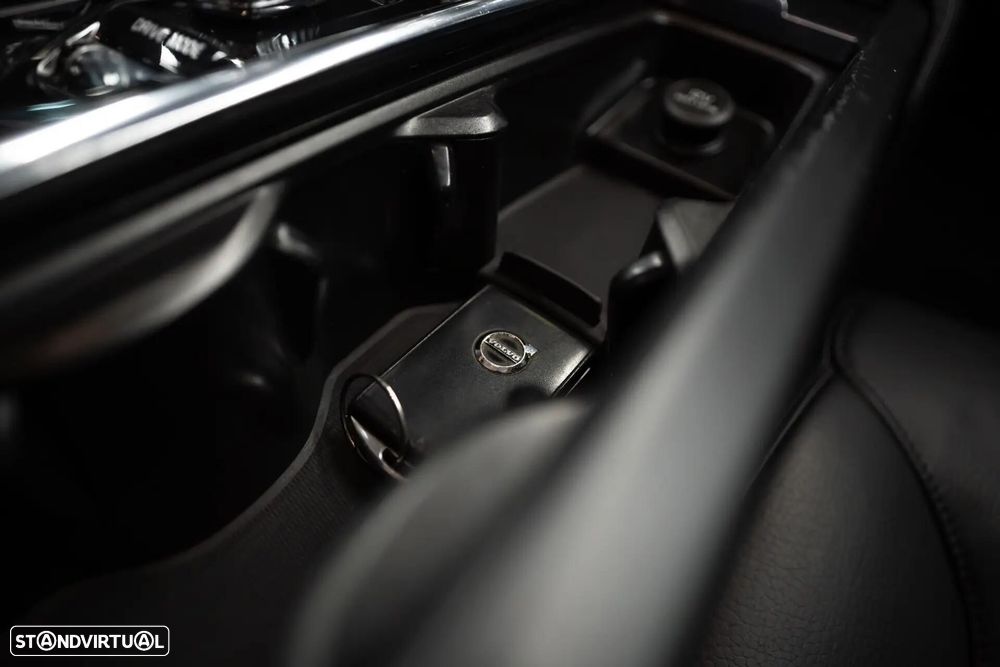 Volvo S90 2.0 D4 Momentum Geartronic - 38