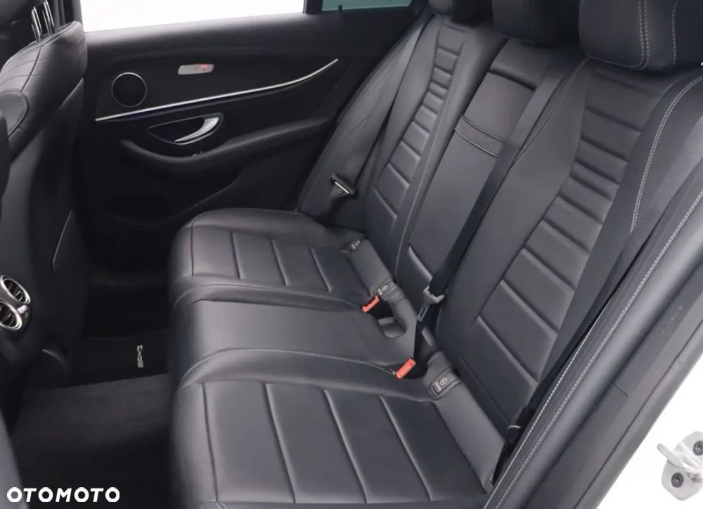 Mercedes-Benz Klasa E 220 d 4Matic 9G-TRONIC AMG Line - 12