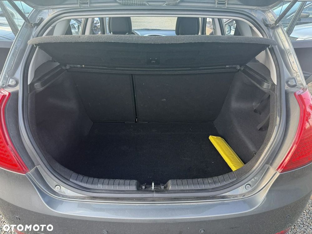 Kia Ceed - 24