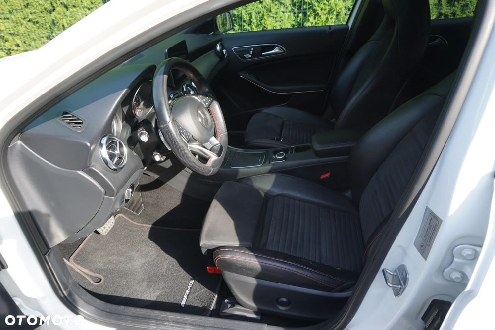 Mercedes-Benz GLA 220 4-Matic AMG Line - 27