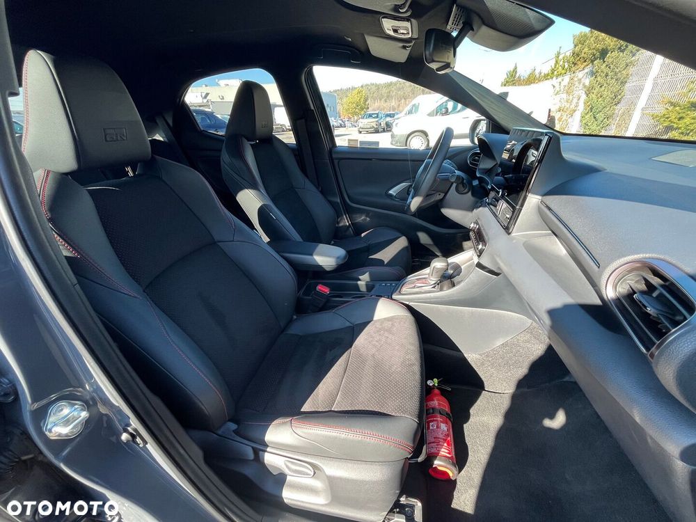 Toyota Yaris Hybrid 1.5 GR Sport - 29