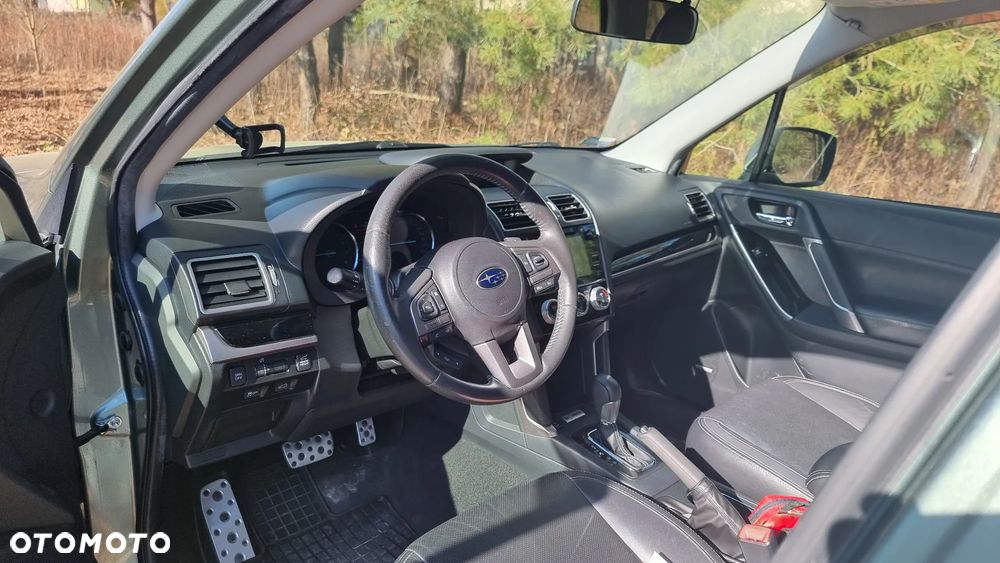 Subaru Forester 2.0 XT Platinum Lineartronic - 10