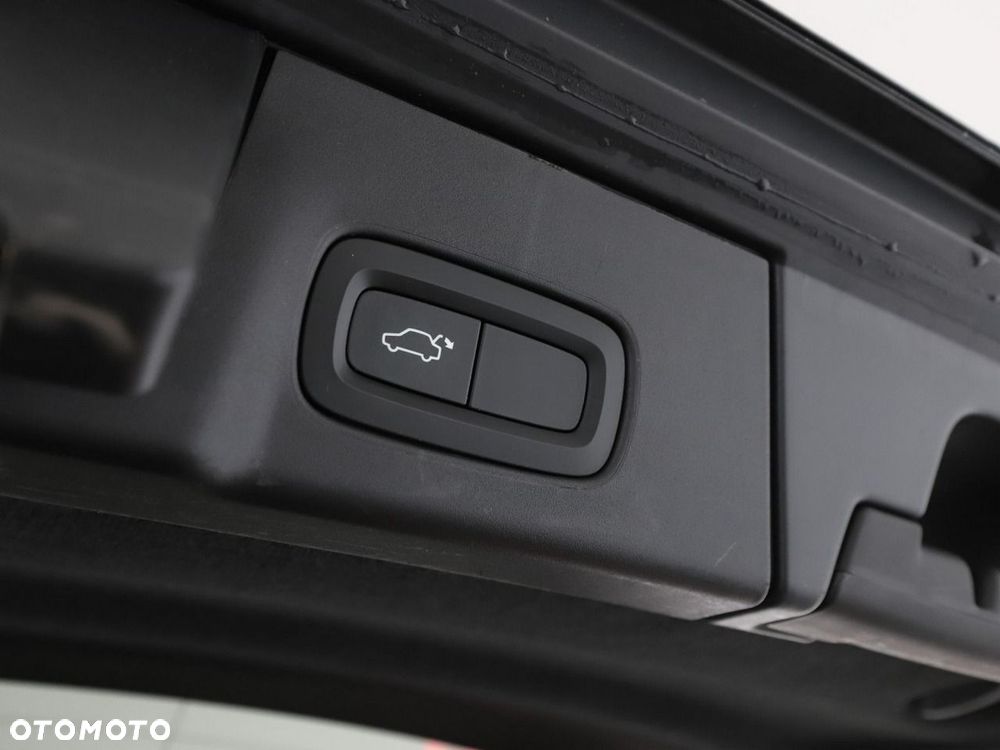 Volvo V90 Cross Country D4 AWD - 38