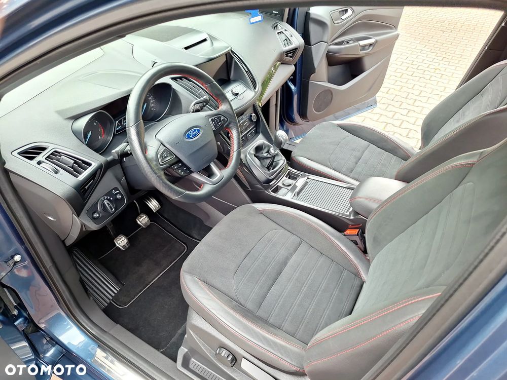 Ford Kuga 1.5 EcoBoost 2x4 ST-Line - 10