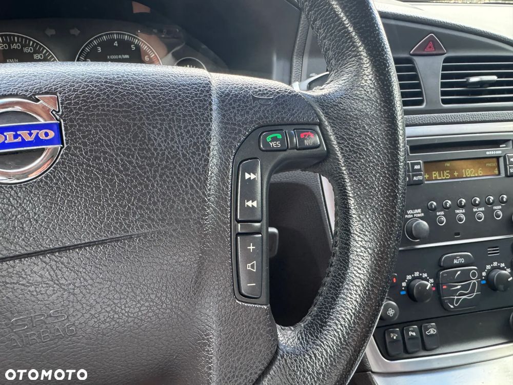 Volvo V70 2.4 Premium - 17
