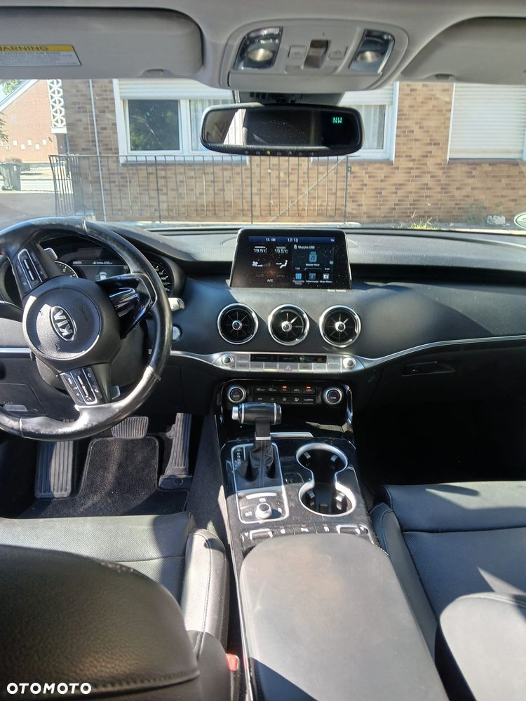Kia Stinger - 8