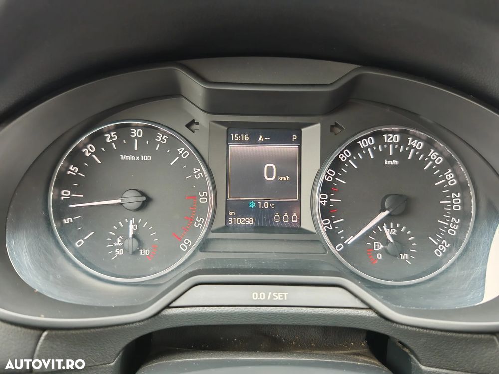 Skoda Octavia 1.6 TDI DPF DSG Classic - 8