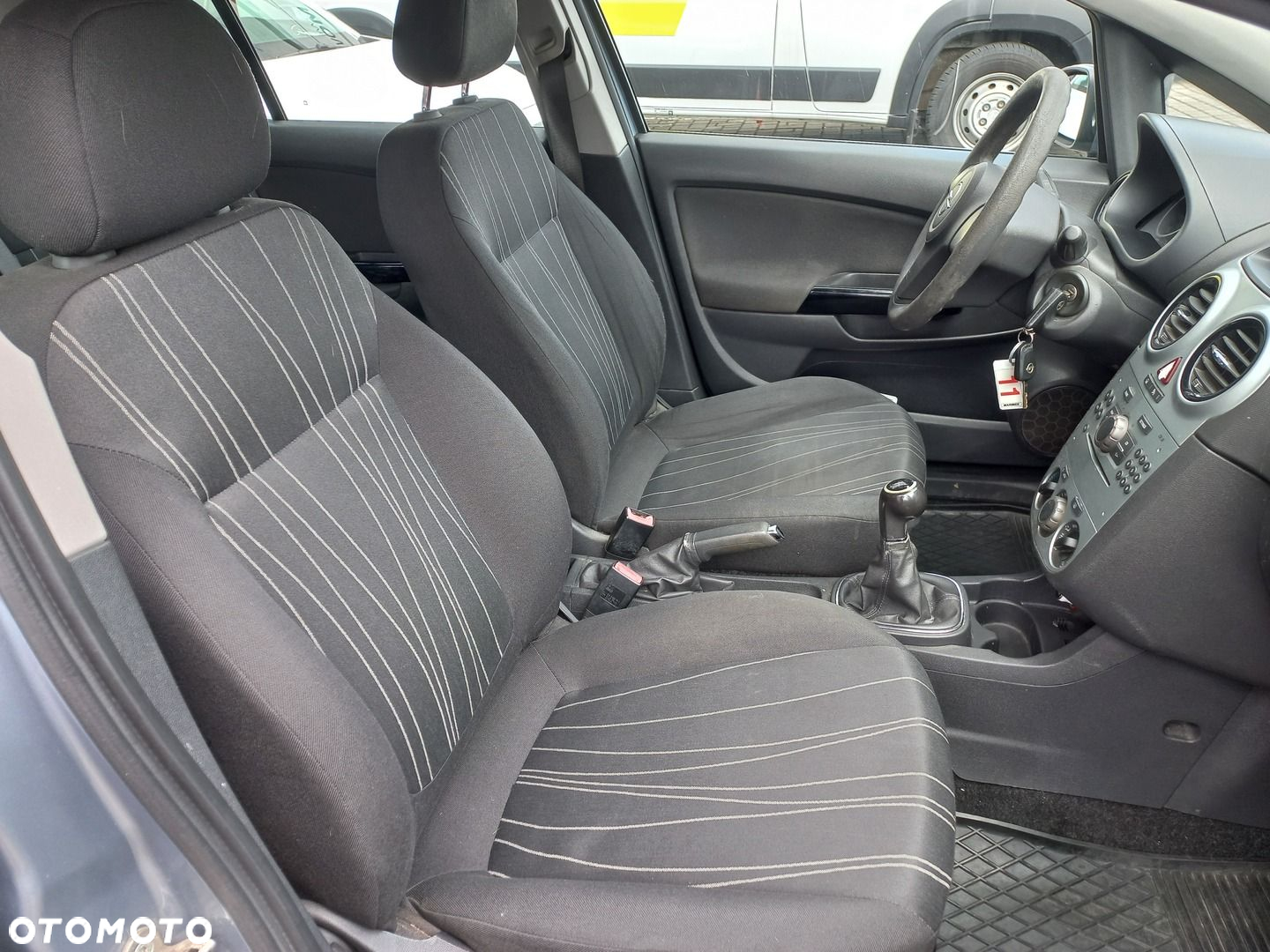Opel Corsa 1.2 16V Essentia - 12