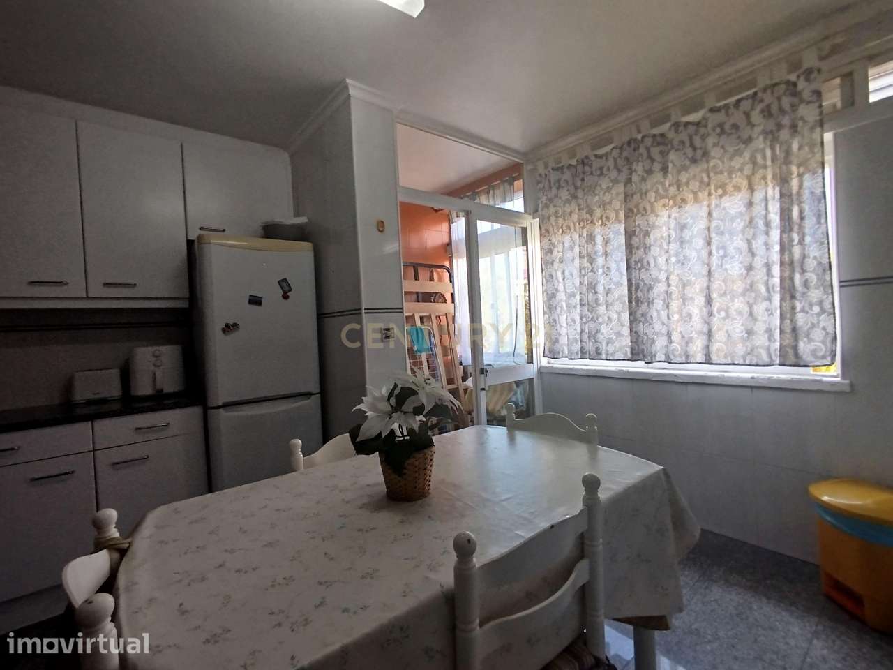 Apartamento T3 com Excelente Exposição Solar, Arrecadação e Ótima Loca - Grande imagem: 4/16