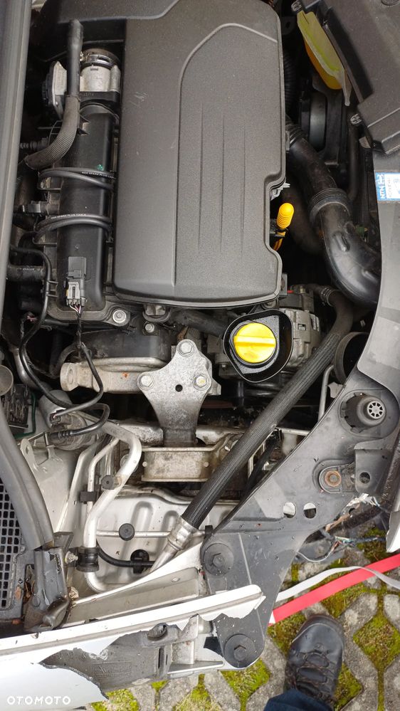 Renault Clio 1.2 16V Authentique - 8