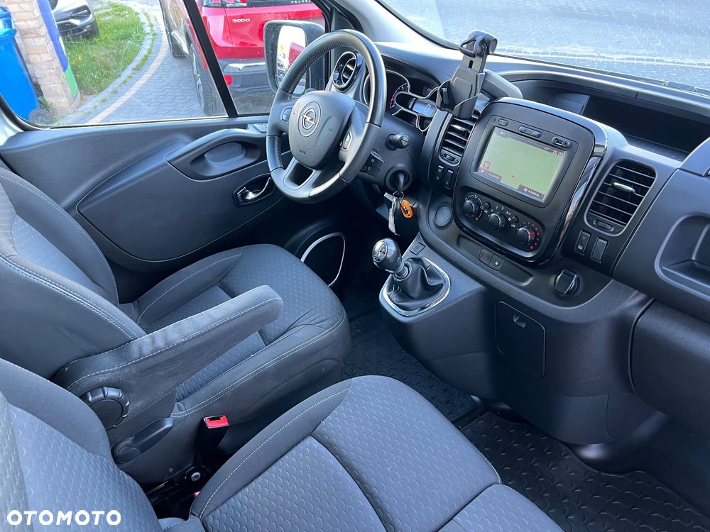 Opel Vivaro - 24